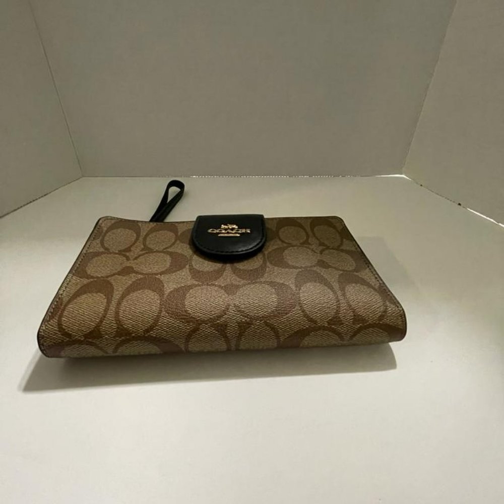 Coach Wallets - Picture 10 of 12